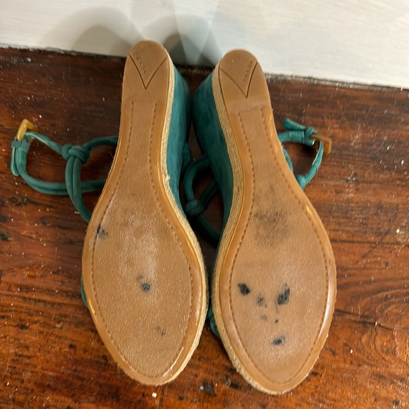 Prada turquoise suede sandals with jute base. - Picture 6 of 6